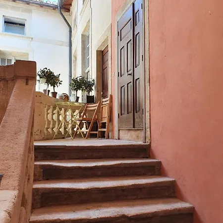 Au Cœur Du Centre Historique - Immeuble Classé - Terrasse - Climatisé