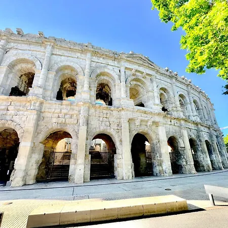 Au Coeur Du Centre Historique - Immeuble Classe - Terrasse - Climatise * Nîmes