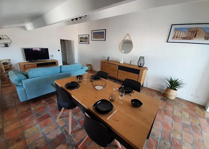 Au Coeur Du Centre Historique - Immeuble Classe - Terrasse - Climatise * Nîmes