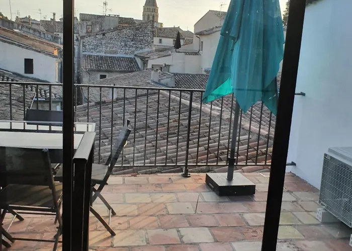 Au Coeur Du Centre Historique - Immeuble Classe - Terrasse - Climatise Appartement Nîmes