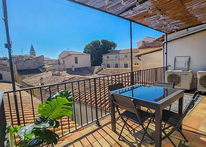 Appartement Au Coeur Du Centre Historique - Immeuble Classe - Terrasse - Climatise Nîmes