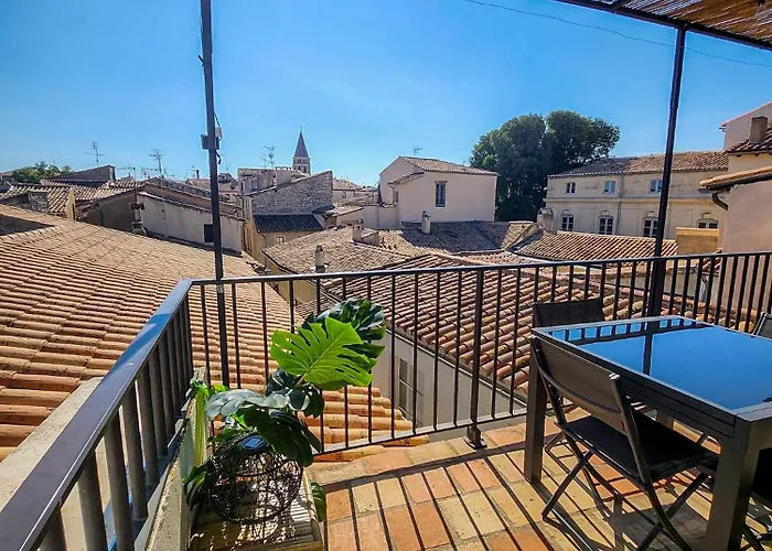 Au Coeur Du Centre Historique - Immeuble Classe - Terrasse - Climatise * Nîmes